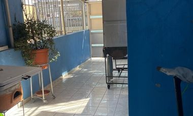 Casa frente a cancha de Futbol