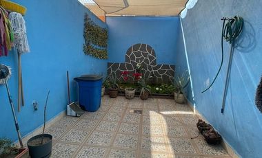 Casa frente a cancha de Futbol