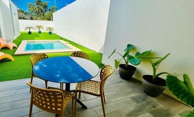 Casa de una planta equipada y amueblada de tres habitaciones y piscina