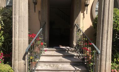 Casa como terreno(Triángulo dorado)