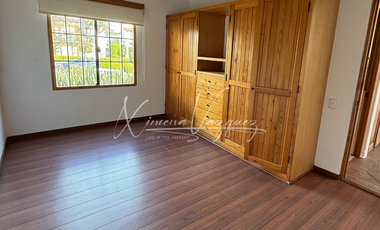 Casa en Venta: en Casa de Campo, con 2 Plantas y Jardín
