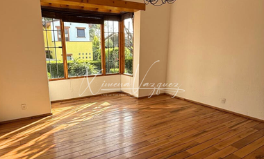 Casa en Venta: en Casa de Campo, con 2 Plantas y Jardín