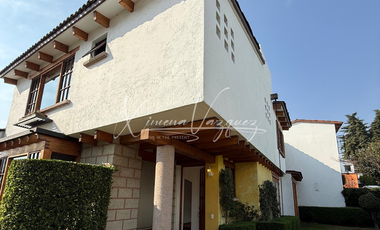Casa en Venta: en Casa de Campo, con 2 Plantas y Jardín