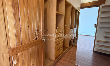 Casa en Venta: en Casa de Campo, con 2 Plantas y Jardín