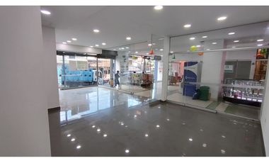 Arriendo Local En Centro Comercial Venecia, La Estrella