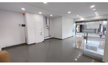 Arriendo Local En Centro Comercial Venecia, La Estrella
