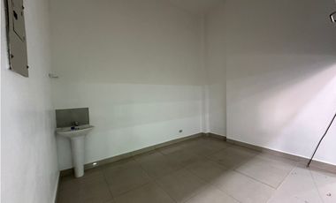 Arriendo Local Comercial Punto de la Oriental, Centro, Medellín
