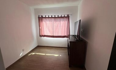 CASA EN RENTA AMUEBLADA EN LOS LAGOS