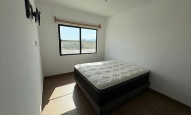 CASA EN RENTA AMUEBLADA EN LOS LAGOS