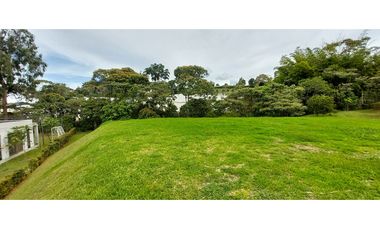 Vendo lote El Retiro sector Carabanchel, unidad cerrada