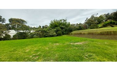 Vendo lote El Retiro sector Carabanchel, unidad cerrada