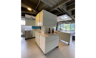Penthouse dúplex con terraza, jacuzzi y la vista mas linda a Medellín