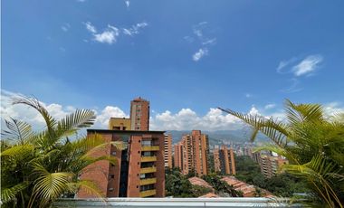 Penthouse dúplex con terraza, jacuzzi y la vista mas linda a Medellín
