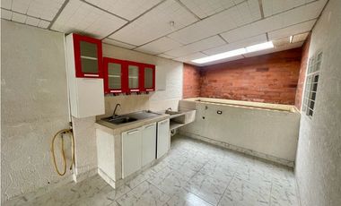 Casa bifamiliar de tres pisos en venta Barrio El Bosque Palmira Valle