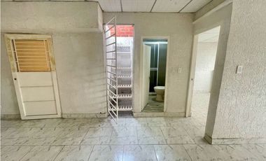 Casa bifamiliar de tres pisos en venta Barrio El Bosque Palmira Valle