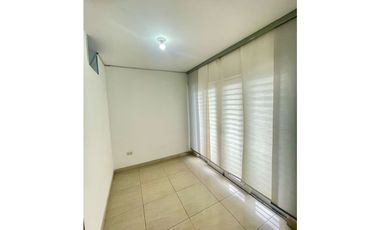 Casa bifamiliar de tres pisos en venta Barrio El Bosque Palmira Valle