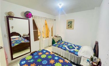 Casa bifamiliar de tres pisos en venta Barrio El Bosque Palmira Valle