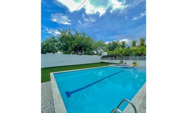 CASA MODERNA CON PISCINA 2.000m2 - PLAYA MENDOZA BARRANQUILLA