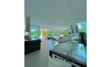 CASA MODERNA CON PISCINA 2.000m2 - PLAYA MENDOZA BARRANQUILLA