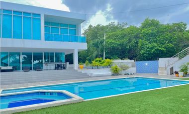 CASA MODERNA CON PISCINA 2.000m2 - PLAYA MENDOZA BARRANQUILLA