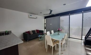 VENTA DE TOWN HOUSE AMUEBLADO EN MONTES DE AME , MÉRIDA