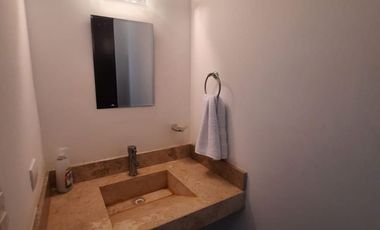 VENTA DE TOWN HOUSE AMUEBLADO EN MONTES DE AME , MÉRIDA