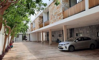 VENTA DE TOWN HOUSE AMUEBLADO EN MONTES DE AME , MÉRIDA