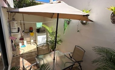 VENTA DE TOWN HOUSE AMUEBLADO EN MONTES DE AME , MÉRIDA