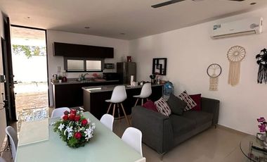 VENTA DE TOWN HOUSE AMUEBLADO EN MONTES DE AME , MÉRIDA