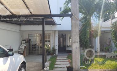 Casa de 2 niveles en venta ubicada en  calle 10 de Julio, Col. San Silverio, Coatzacoalcos, Veracruz.