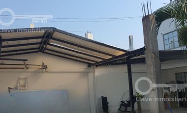 Casa de 2 niveles en venta ubicada en  calle 10 de Julio, Col. San Silverio, Coatzacoalcos, Veracruz.