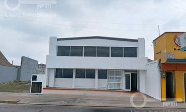 Local en renta y venta ubicado en Malecón Costero, Col. Paraíso, en Coatzacoalcos, Veracruz.