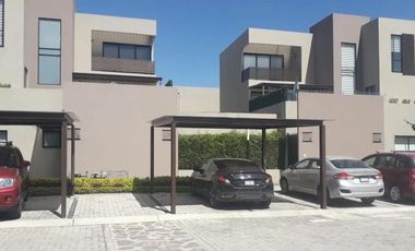 RENTA DE CASA DE UNA SOLA PLANTA DENTRO DE RESIDENCIAL EN METEPEC