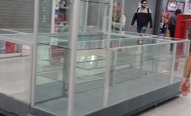 Isla comercial en renta en Plaza Exhibimex
