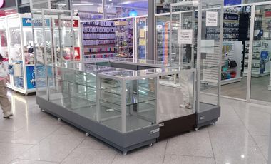 Isla comercial en renta en Plaza Exhibimex