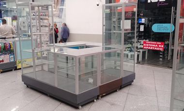 Isla comercial en renta en Plaza Exhibimex