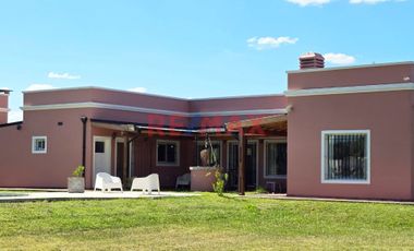 CASA 4 AMBIENTES VENTA CAÑUELAS 10400m2 c/PILETA
