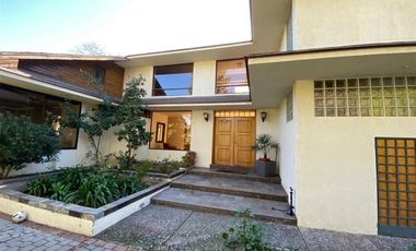 Casa en Venta en Lo Barnechea