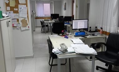 Excelente oficina en Tribunales