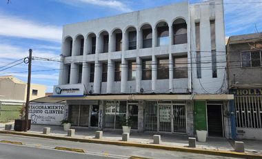 Oficina o local comercial en renta, ubicada en la transitada Calzada Colón en planta alta, primer piso.