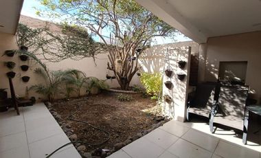 CASA EN RENTA SEMI AMUEBLADA EN REAL DEL NOGALAER