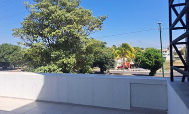 LOCAL 23  Y 24 CON TERRAZA EN RENTA PLAZA LA JOYA