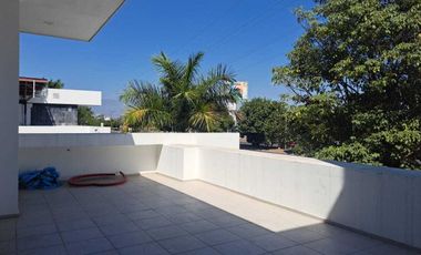LOCAL 23  Y 24 CON TERRAZA EN RENTA PLAZA LA JOYA