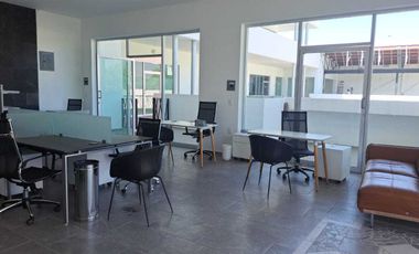 LOCAL 23  Y 24 CON TERRAZA EN RENTA PLAZA LA JOYA