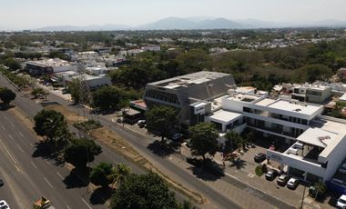 LOCAL 25  Y 26 CON TERRAZA EN RENTA PLAZA LA JOYA