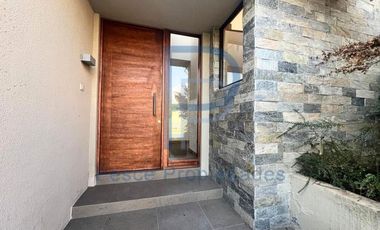 HERMOSA CASA MEDITERRANEA EN CONDOMINIO SEGURIDAD 24/7