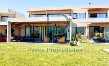 HERMOSA CASA MEDITERRANEA EN CONDOMINIO SEGURIDAD 24/7