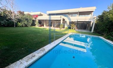 HERMOSA CASA MEDITERRANEA EN CONDOMINIO SEGURIDAD 24/7