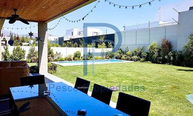 HERMOSA CASA MEDITERRANEA EN CONDOMINIO SEGURIDAD 24/7