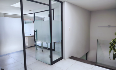 Edificio de dos pisos en Venta, Avenida Gustavo Baz